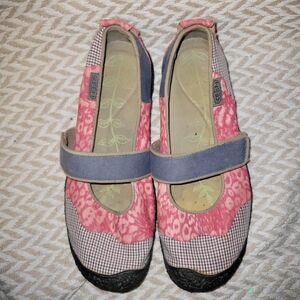 Keen Sienna MJ Canvas 9.5 Pink Black Mary Jane
